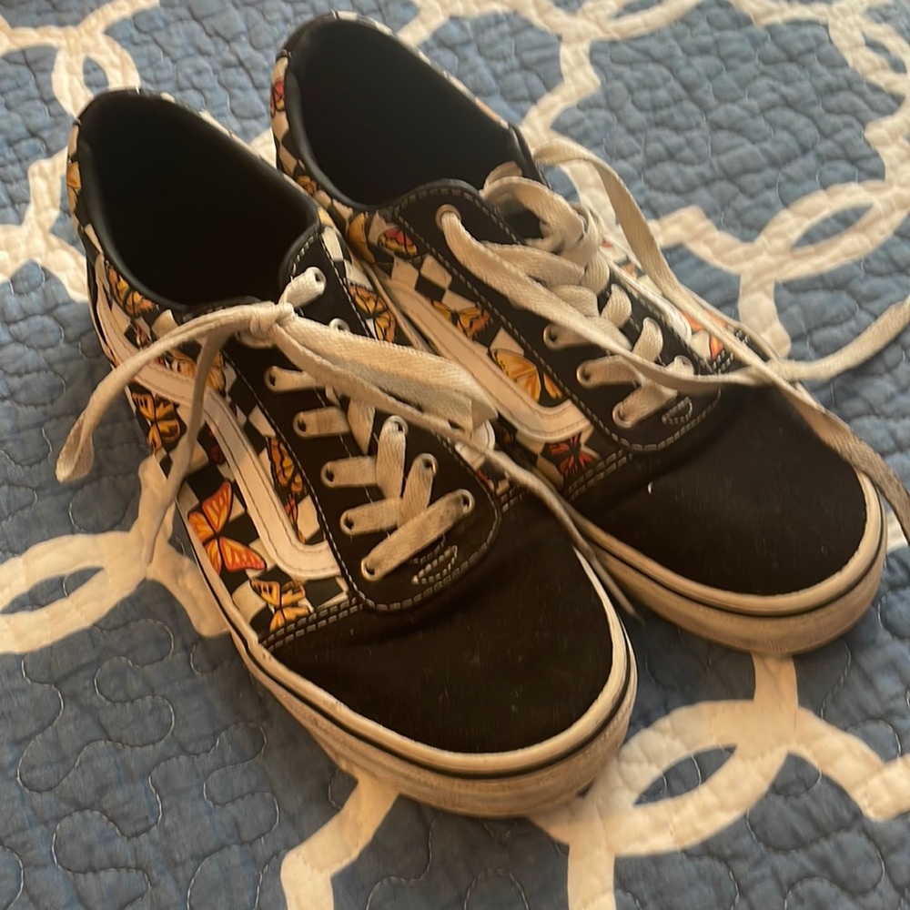 Vans Butterfly Black Checkered Laceup Shoes size 5 Missy